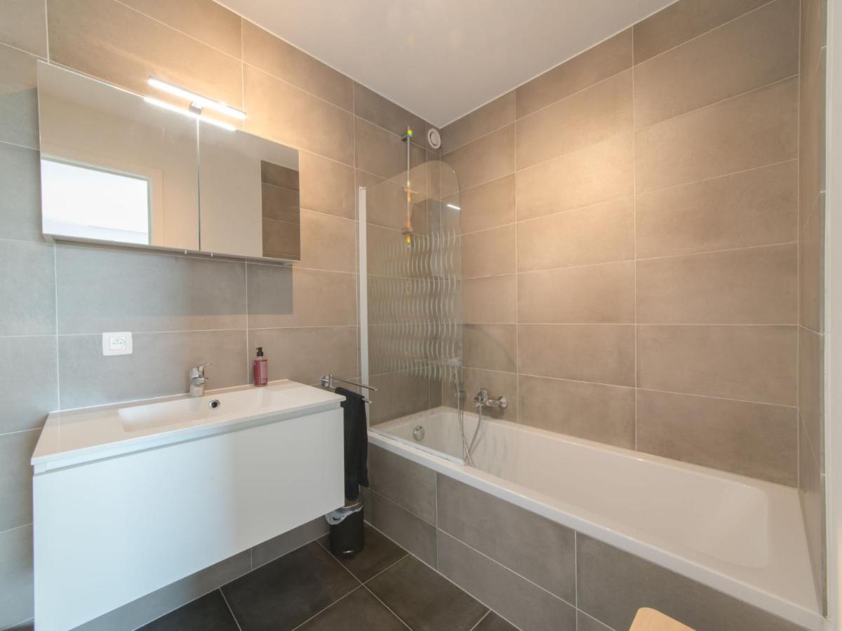 Apartment Railway To The Beach By Interhome Blankenberge Kültér fotó